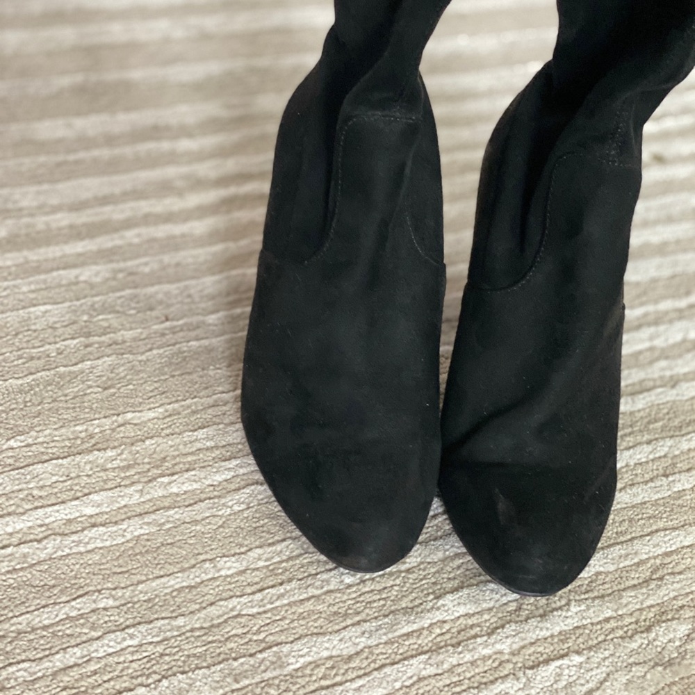 Black emotions over the knee suede boots